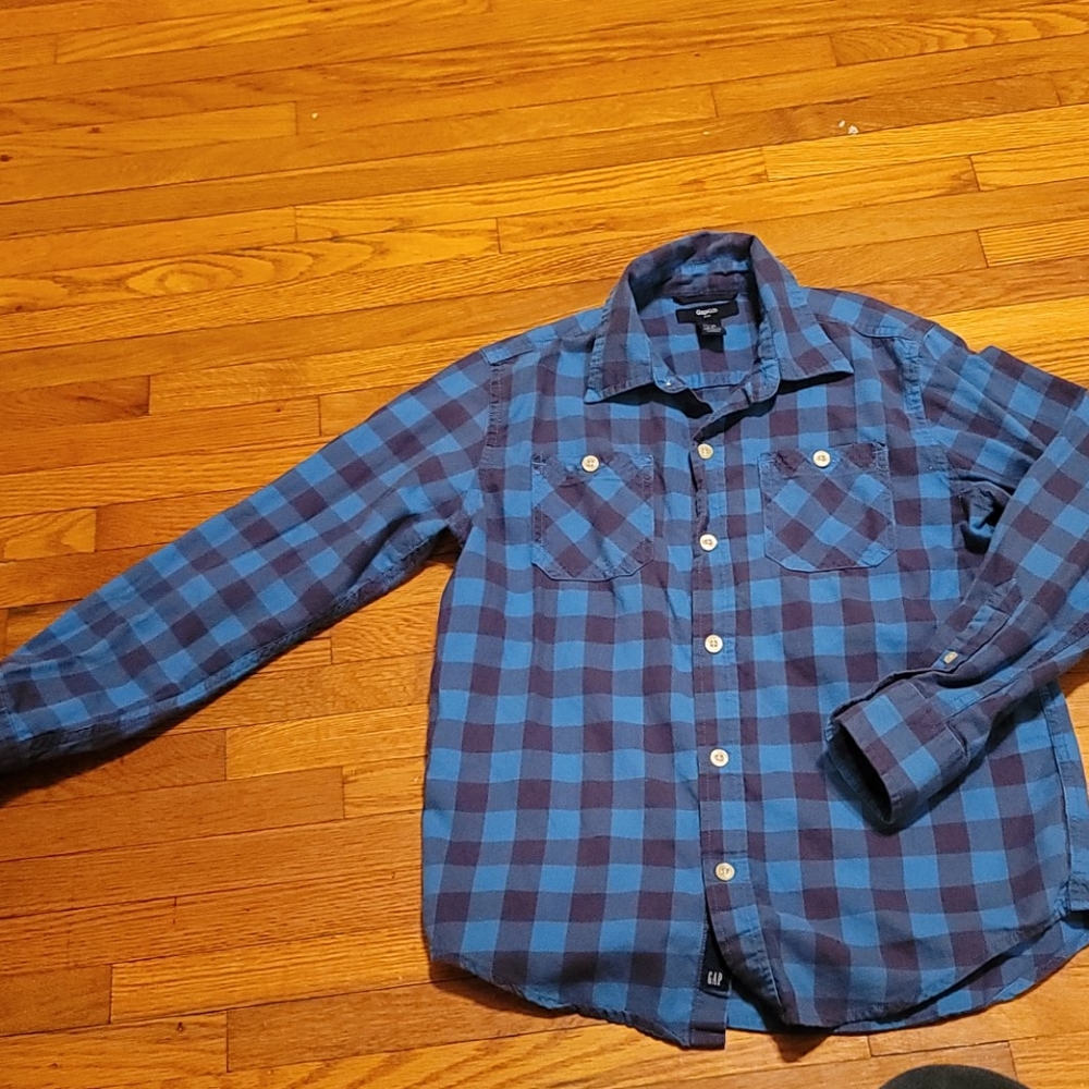 GAP BUTTON UP